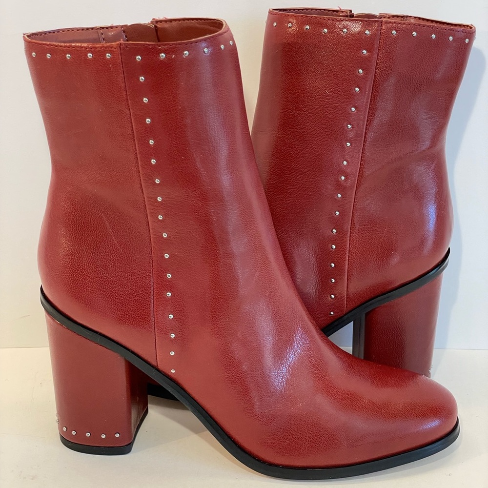 Never worn, Marc Fisher Piazza Ankle Leather Boots Silver Toned Accents, Size 8.